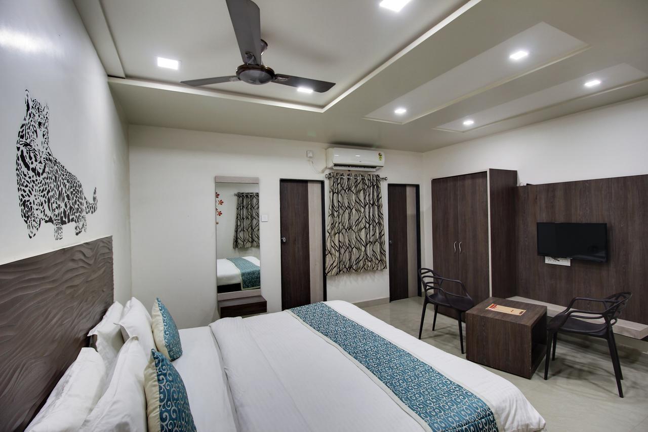Daksh Hotel And Restaurant Talala Ngoại thất bức ảnh