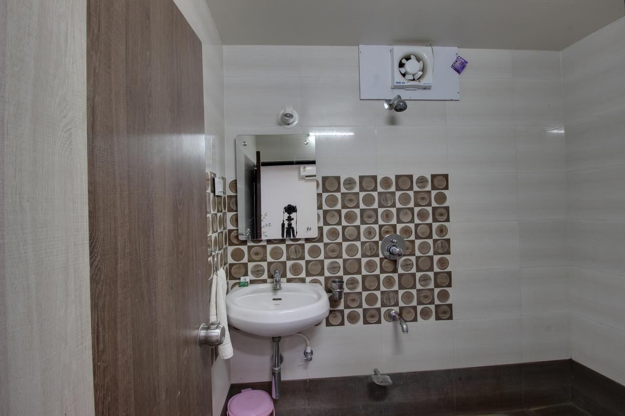 Daksh Hotel And Restaurant Talala Ngoại thất bức ảnh