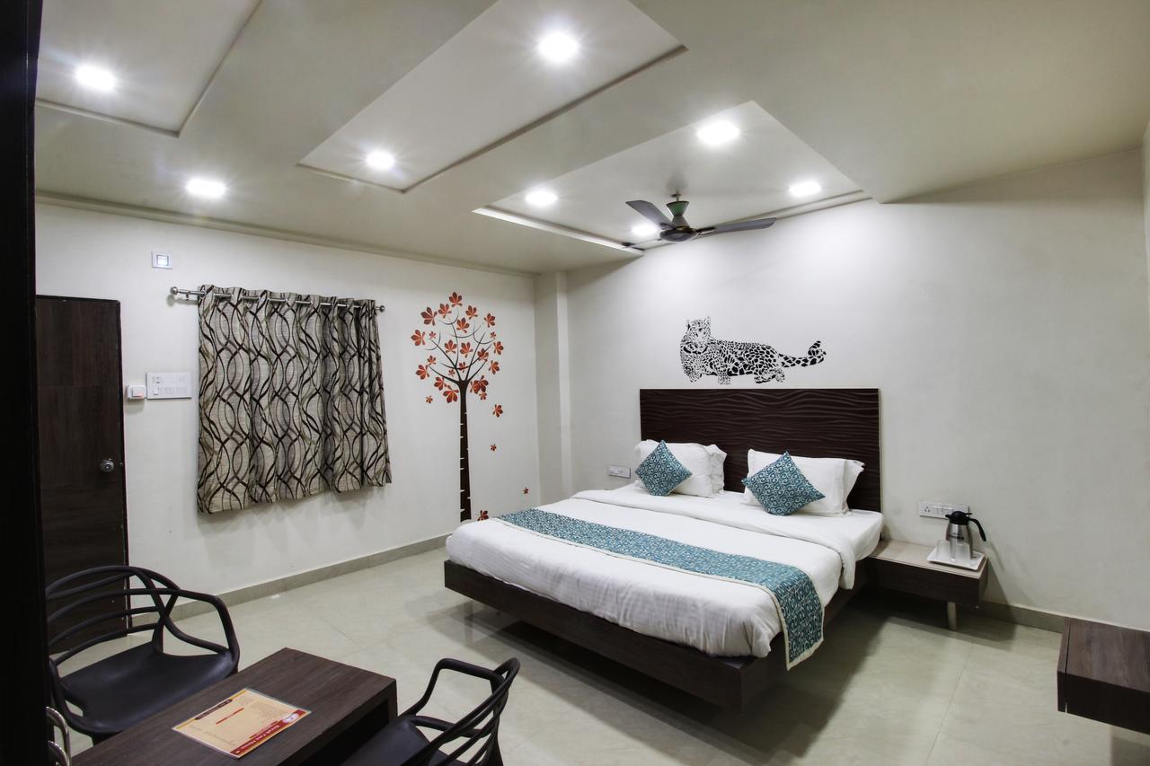 Daksh Hotel And Restaurant Talala Ngoại thất bức ảnh